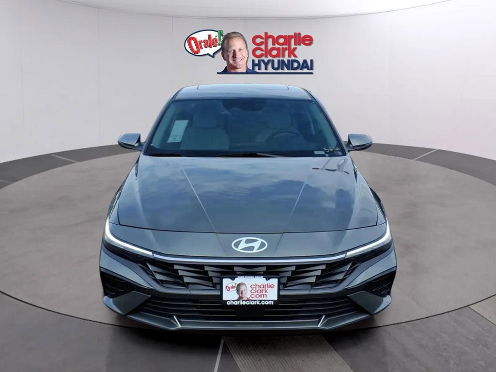 New 2026 Hyundai Elantra Limited FWD image 8