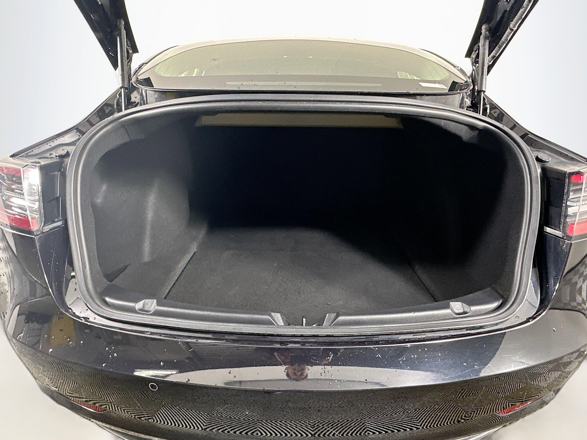 Used 2018 Tesla Model 3 Long Range image 28