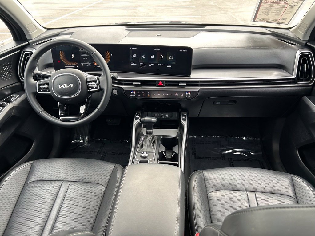 Used 2024 Kia Sorento S w/ Panoramic Sunroof Package FWD image 11