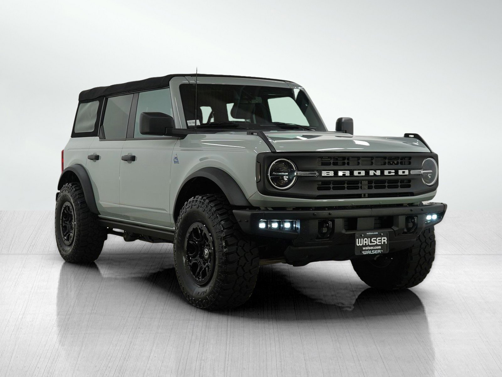 Used 2021 Ford Bronco Black Diamond image 7