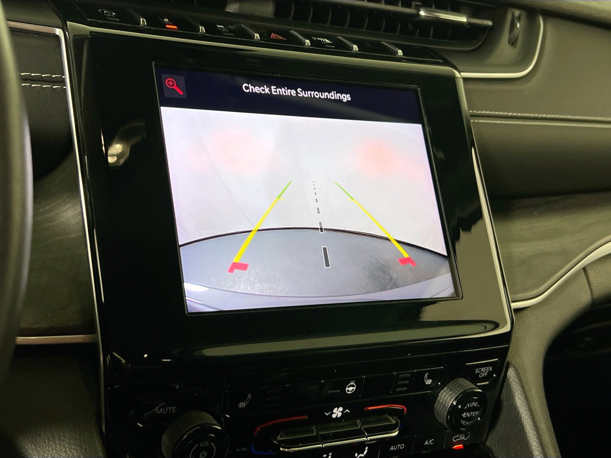 Used 2022 Jeep Grand Cherokee Limited image 13