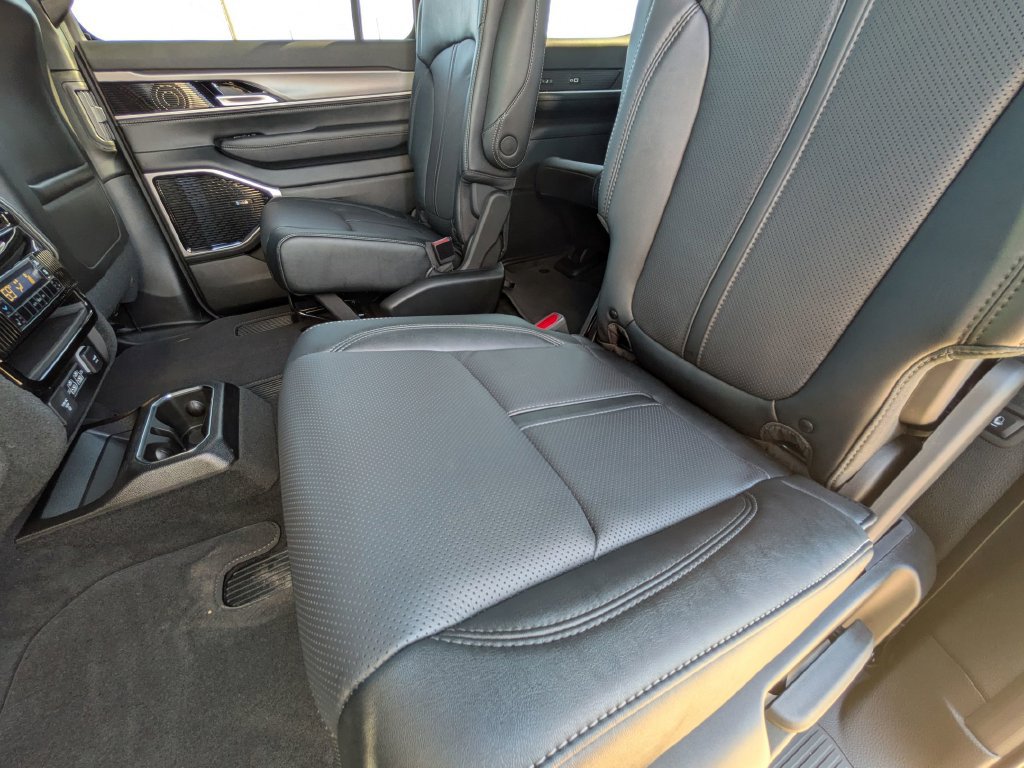 New 2026 Jeep Grand Wagoneer Limited w/ Premium Group II AWD/4WD image 15