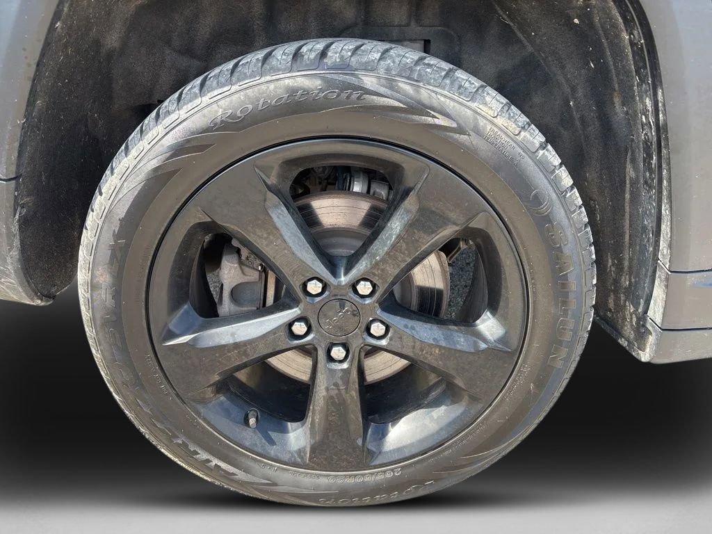 Used 2021 Jeep Grand Cherokee L Laredo AWD/4WD image 9