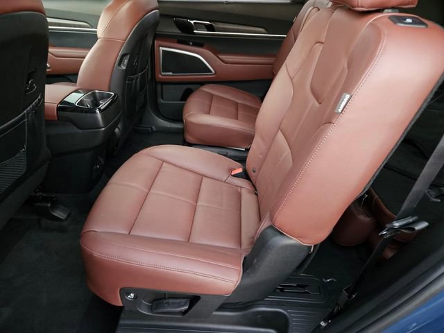 Used 2023 Kia Telluride EX w/ EX Captain's Chair Package image 8