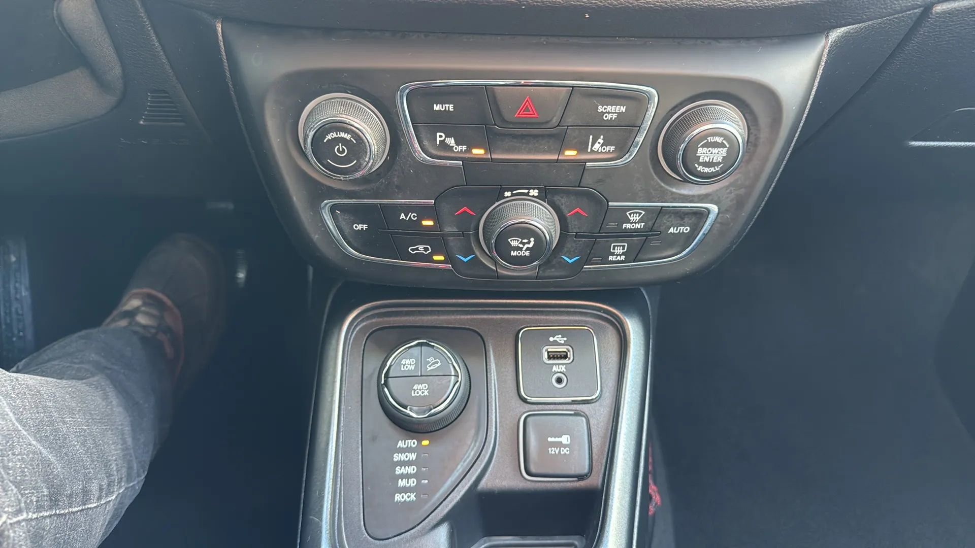 Used 2018 Jeep Compass Trailhawk w/ Leather Interior Group image 19