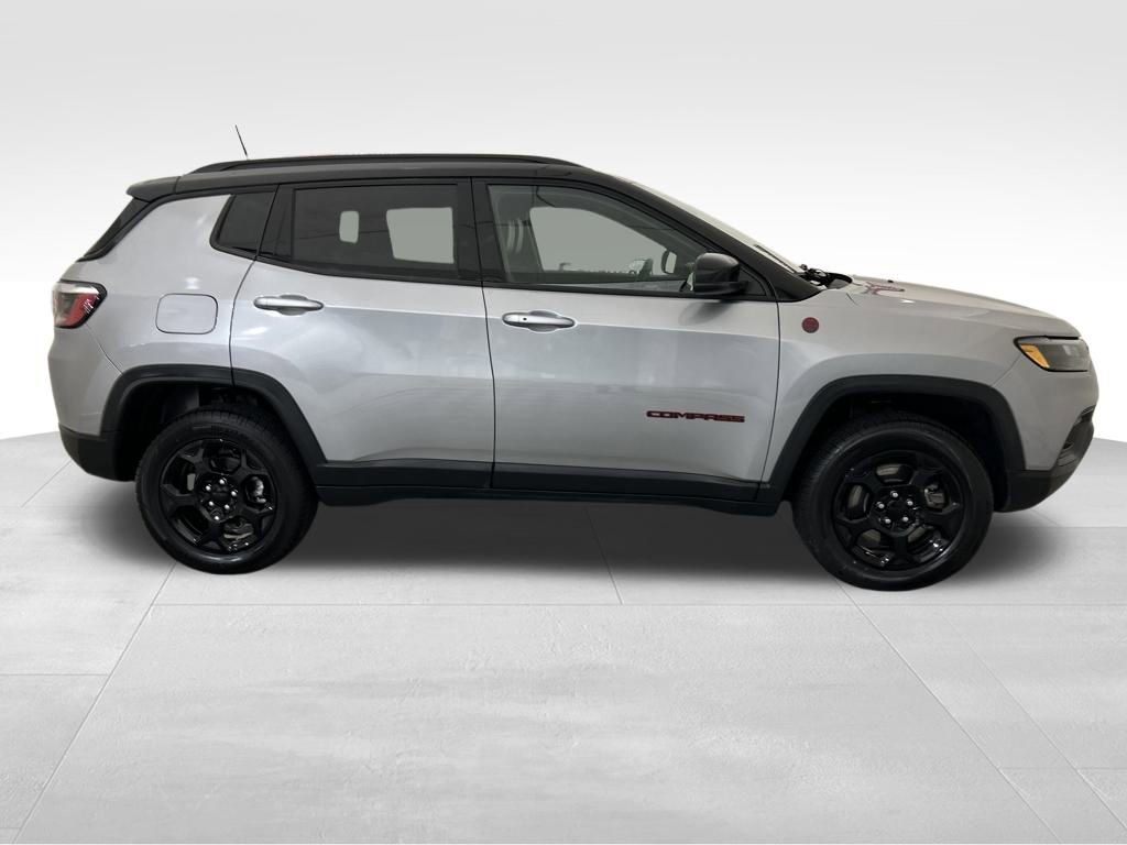 Used 2024 Jeep Compass Trailhawk image 7