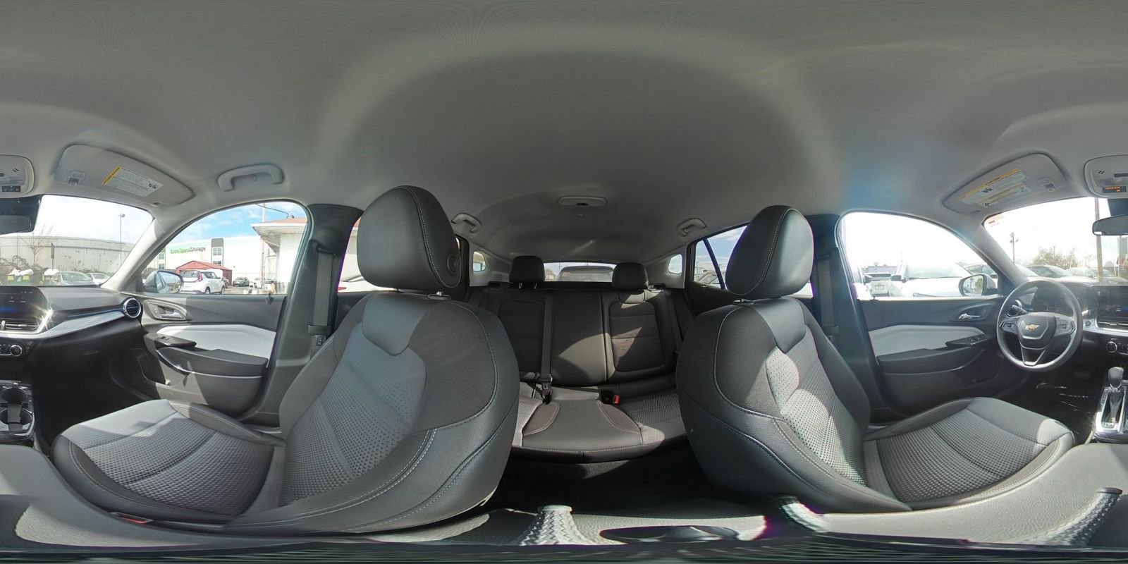 Used 2025 Chevrolet Trax LT image 41