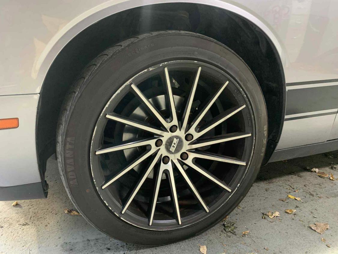 Used 2016 Dodge Challenger SXT image 32