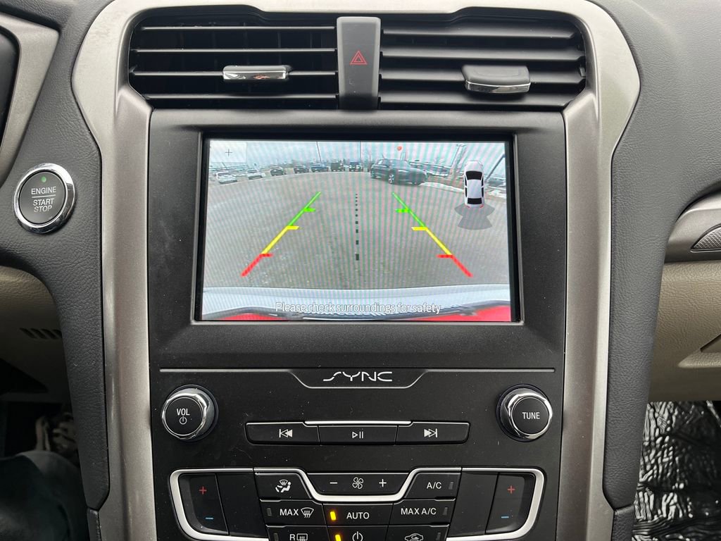 Used 2020 Ford Fusion SE image 26