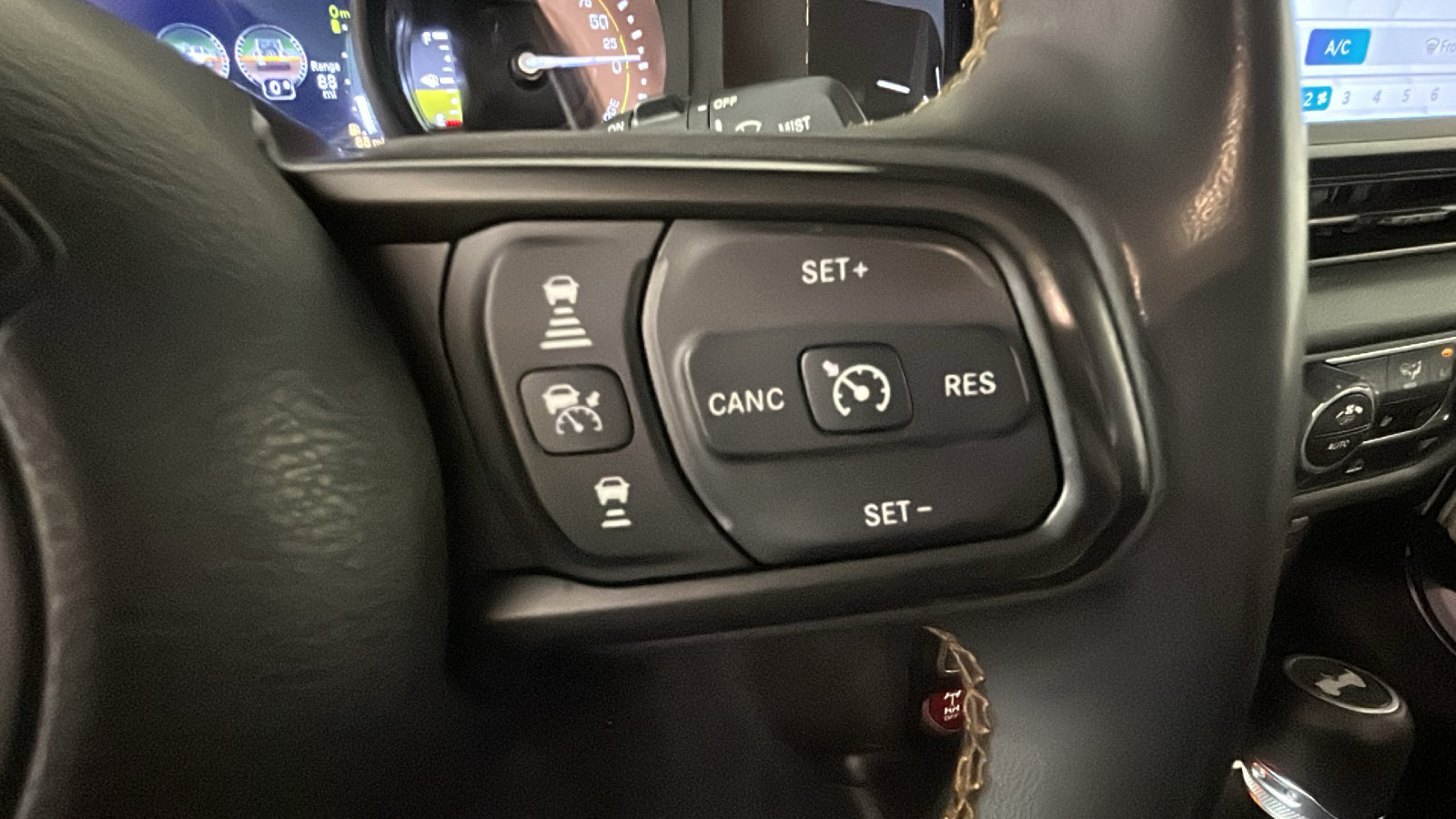 Used 2024 Jeep Wrangler Unlimited AWD/4WD image 20
