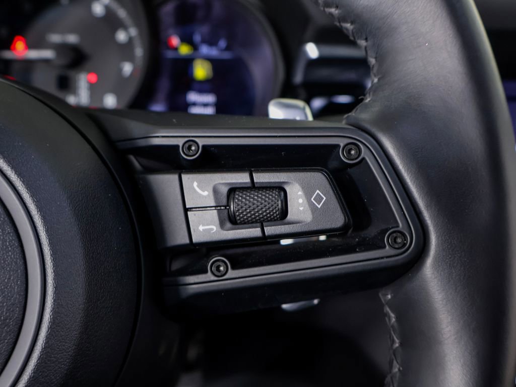 Certified 2024 Porsche Macan w/ Premium Plus Package image 25