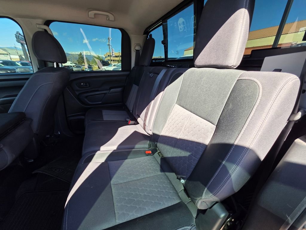 Used 2022 Nissan Titan S image 8
