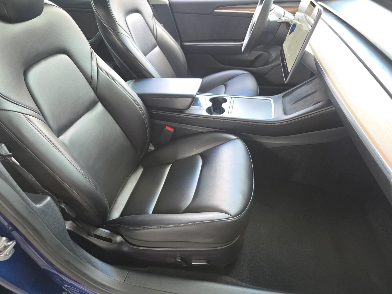 Used 2022 Tesla Model 3 Long Range AWD/4WD image 29