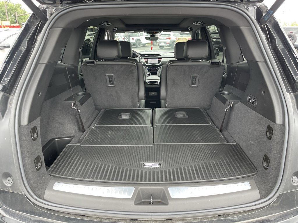 Used 2024 Cadillac XT6 Sport w/ Technology Package AWD/4WD image 24