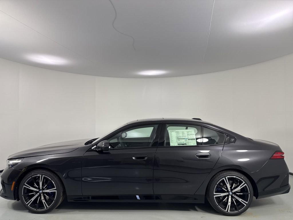New 2026 BMW 530i xDrive w/ M Sport Package image 4