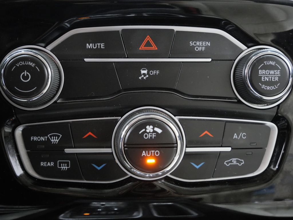 Used 2023 Chrysler 300 Touring RWD image 16