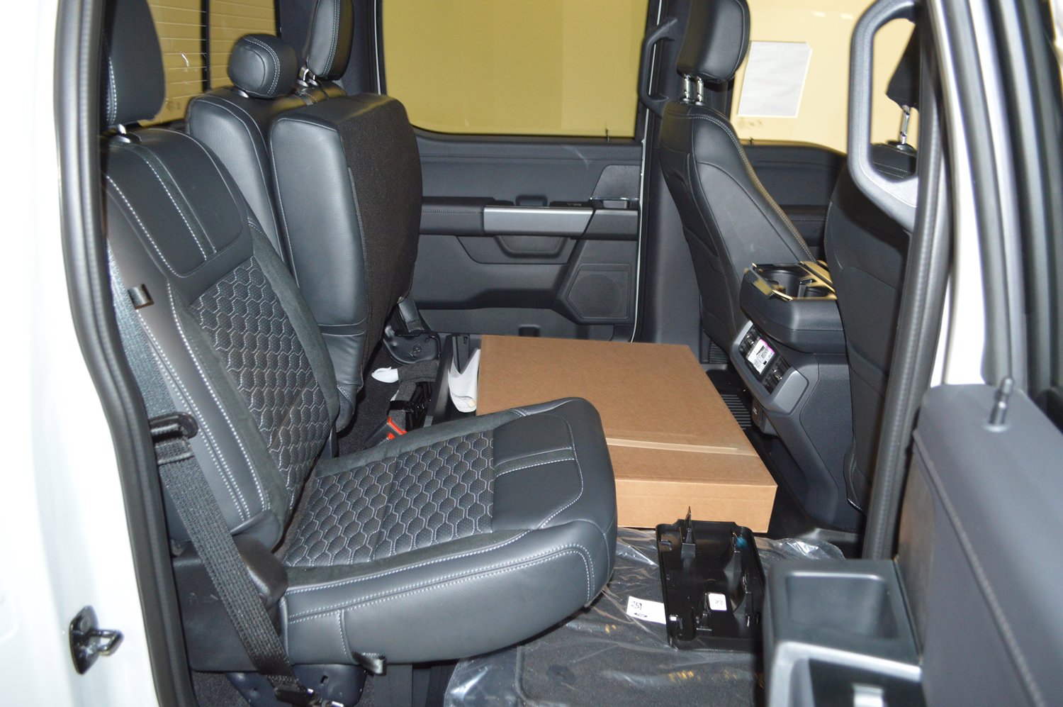 New 2026 Ford F150 XLT w/ Equipment Group 302A MID AWD/4WD image 12