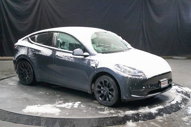 Used 2020 Tesla Model Y Long Range image 2