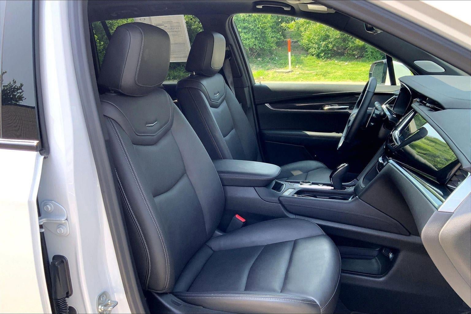Certified 2025 Cadillac XT6 Sport w/ Technology Package AWD/4WD image 7