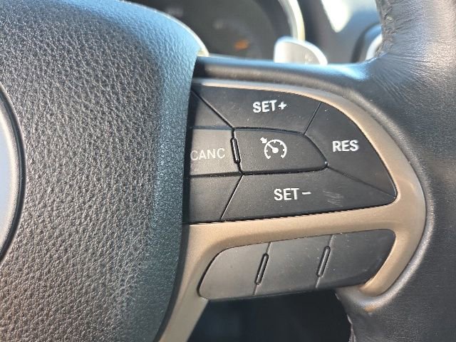 Used 2016 Jeep Grand Cherokee Laredo w/ All-Weather Capability Group AWD/4WD image 37