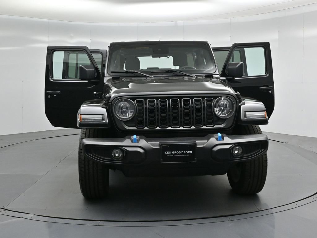 Used 2024 Jeep Wrangler Unlimited AWD/4WD image 30