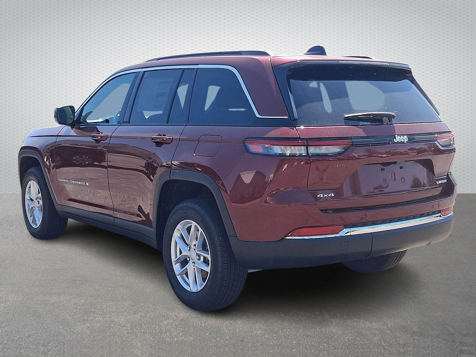New 2025 Jeep Grand Cherokee Laredo X w/ Luxury Tech Group I image 4