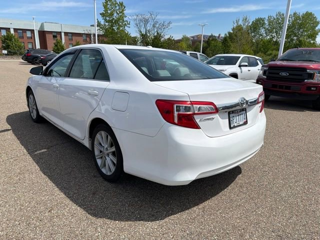 Used 2012 Toyota Camry XLE w/ Leather Pkg FWD image 4
