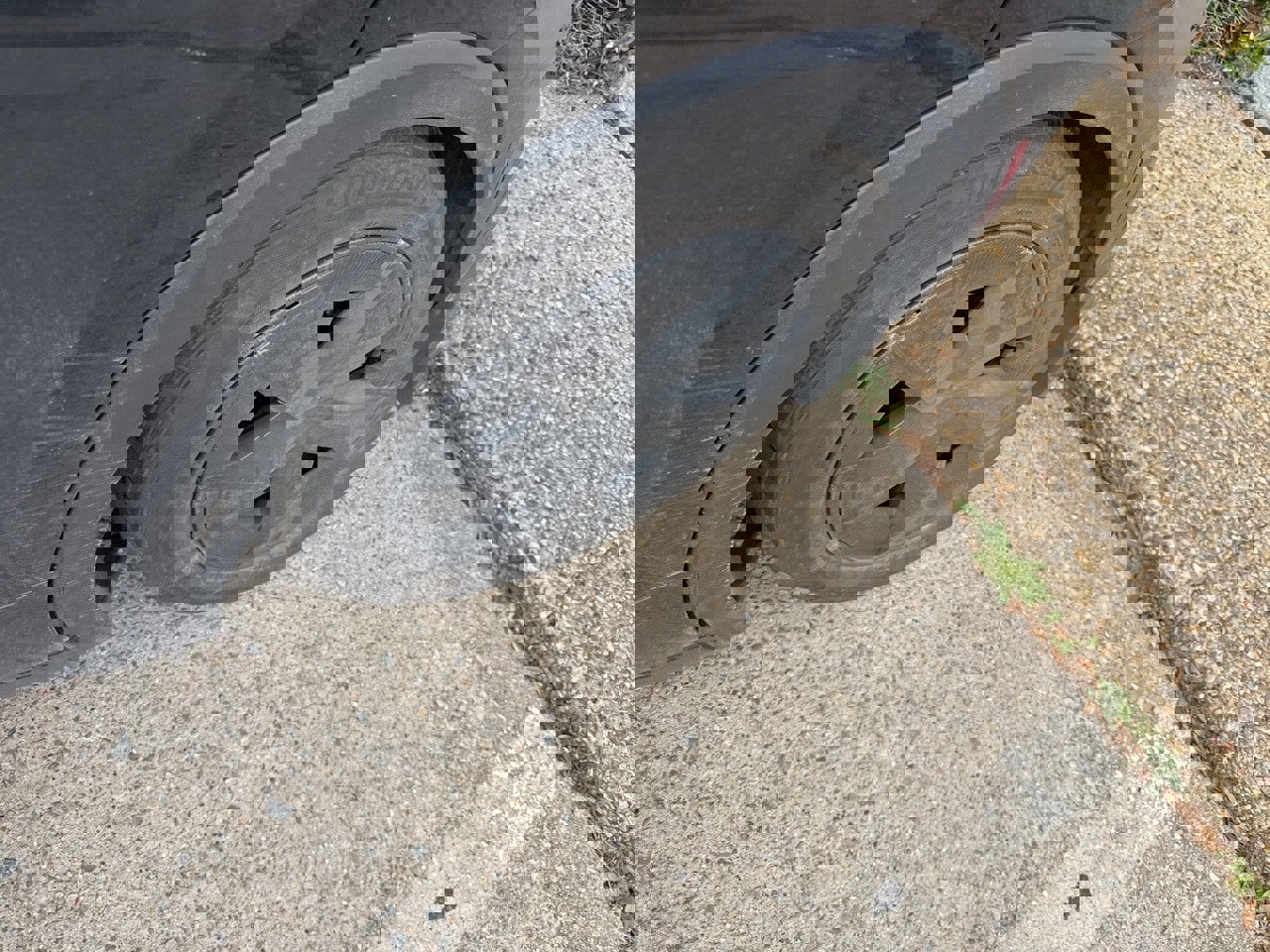 Used 2023 Toyota Prius LE image 8