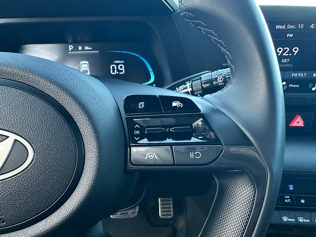 Used 2025 Hyundai Elantra Sport image 16