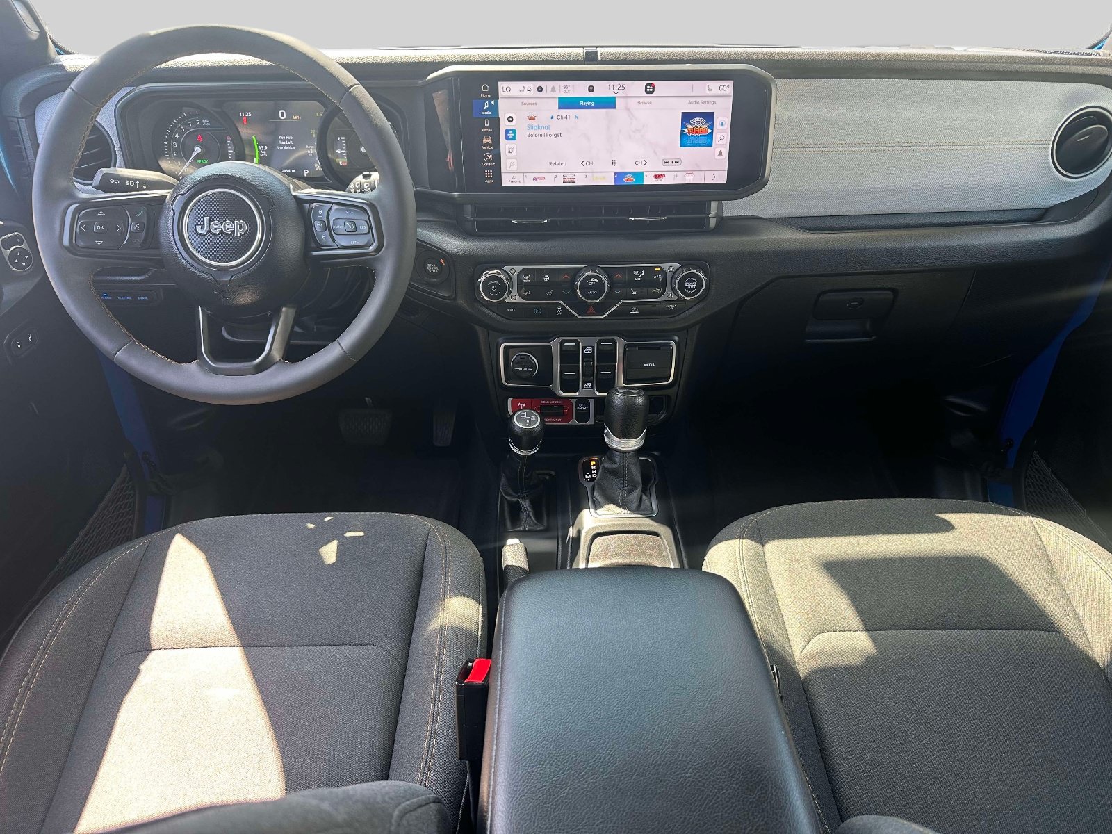 Used 2024 Jeep Wrangler Unlimited AWD/4WD image 14
