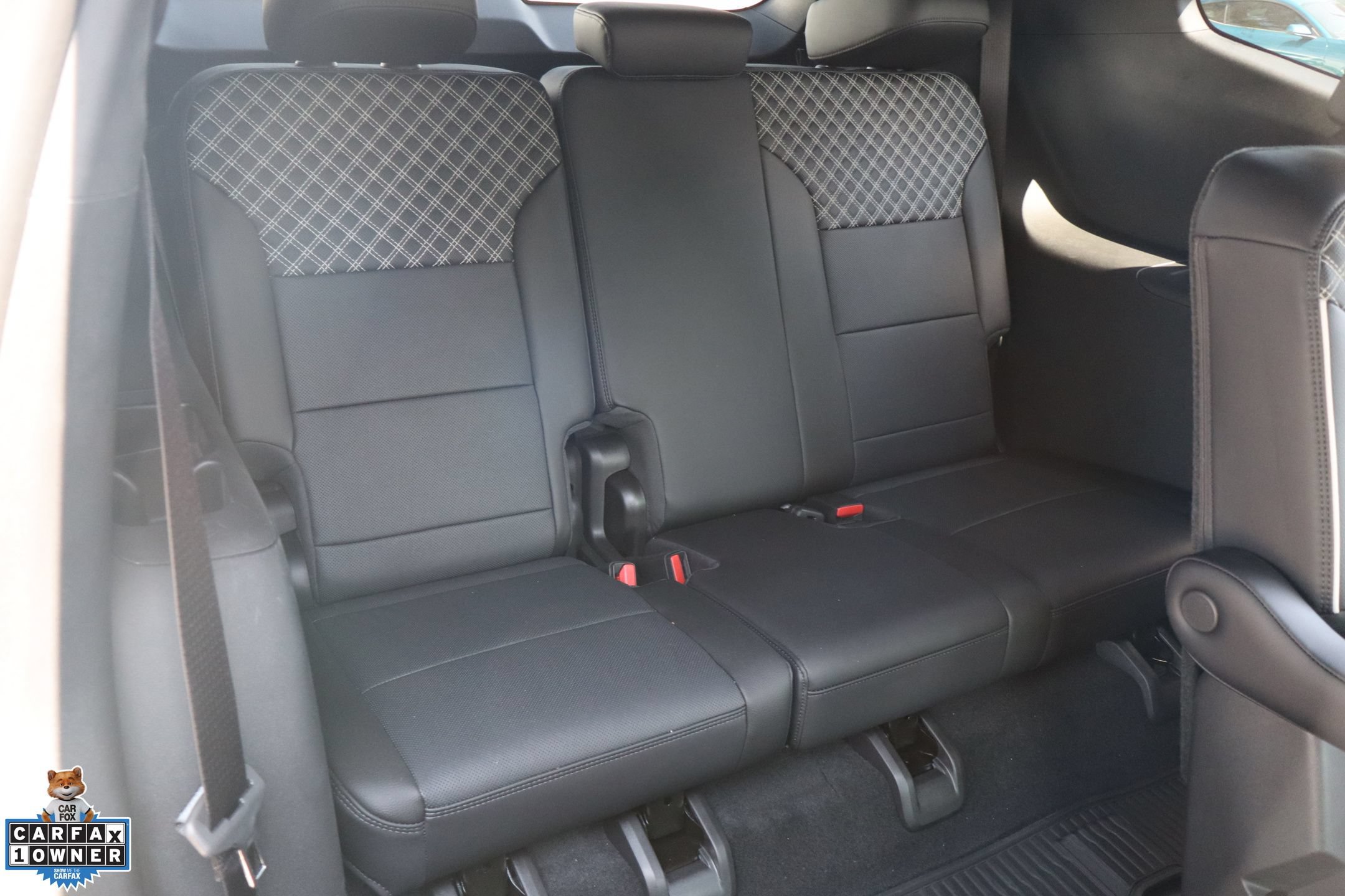 Used 2025 GMC Acadia Denali w/ LPO, Floor Liner Package FWD image 28