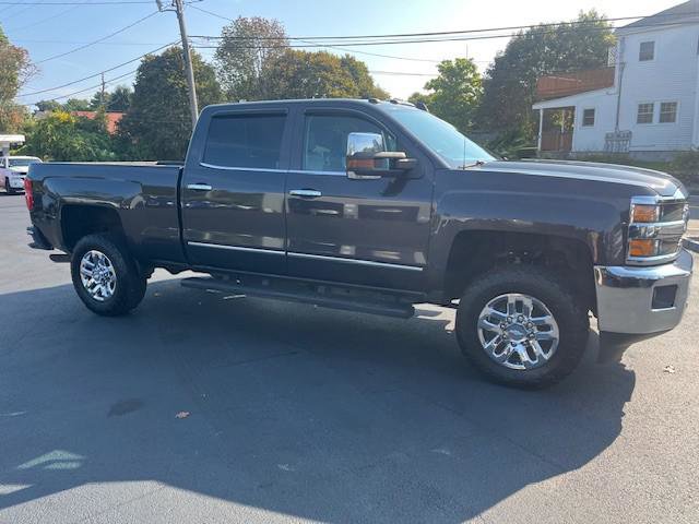 Used 2016 Chevrolet Silverado 2500 LTZ w/ LTZ Plus Package image 2