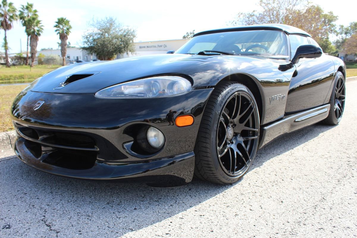 Used 2000 Dodge Viper RT/10 image 2