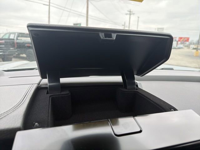 New 2026 GMC Yukon XL Denali w/ Denali Reserve Package image 28