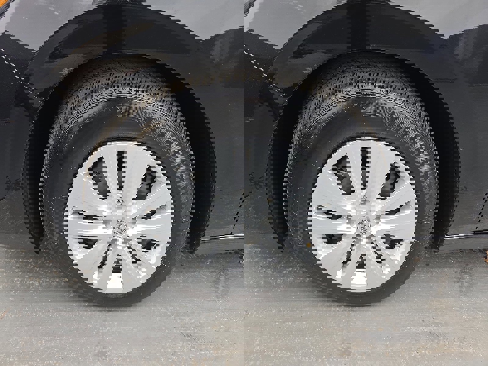 Used 2025 Nissan Sentra S image 12