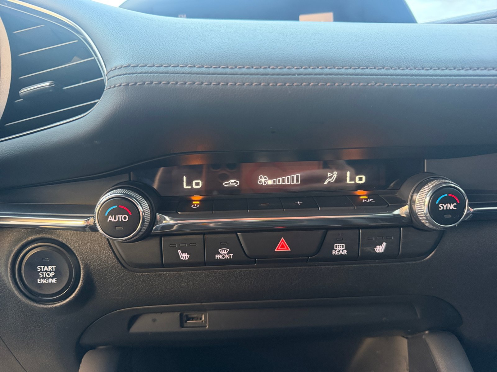 Used 2019 MAZDA MAZDA3 Hatchback w/ Preferred Package FWD image 15