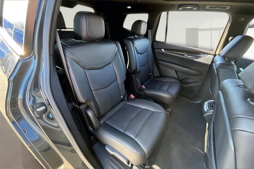 Certified 2023 Cadillac XT6 Sport w/ LPO, ONYX Package image 27