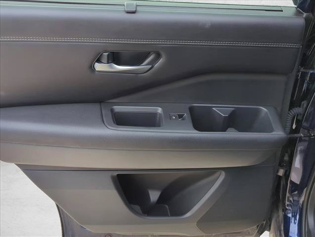 Used 2025 Nissan Pathfinder Platinum w/ Cargo Package FWD image 22