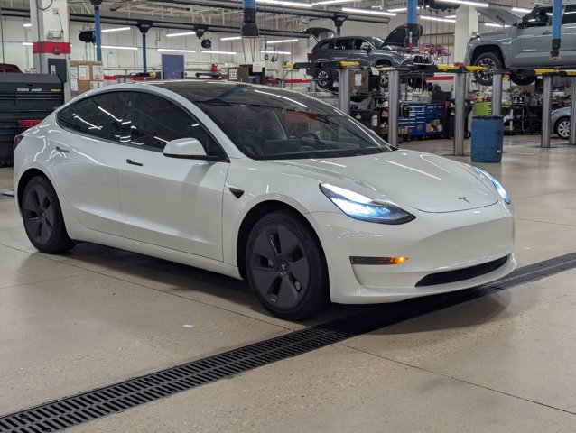 Used 2021 Tesla Model 3 Standard Range Plus image 3