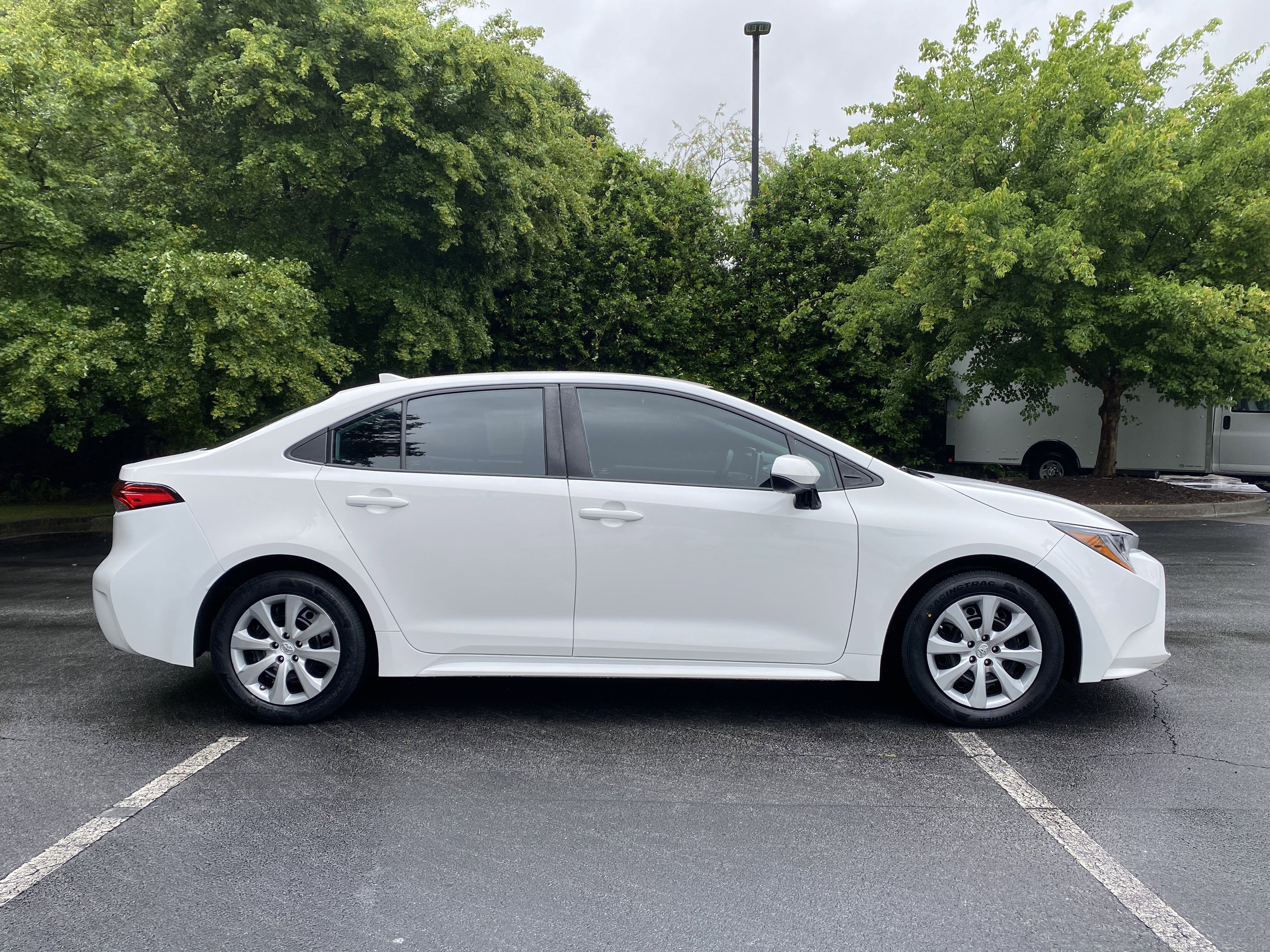Used 2021 Toyota Corolla LE FWD image 10