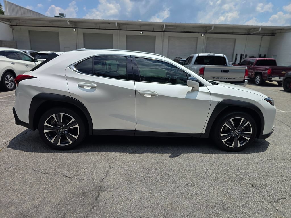 Used 2021 Lexus UX 200 w/ Accessory Package (Z1) FWD image 3