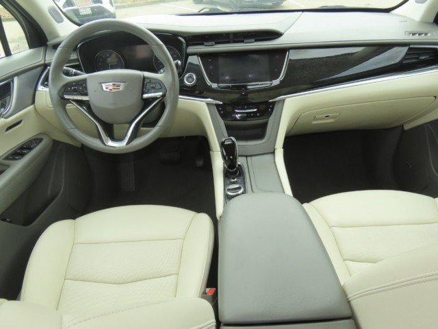 Used 2020 Cadillac XT6 Premium Luxury FWD image 22