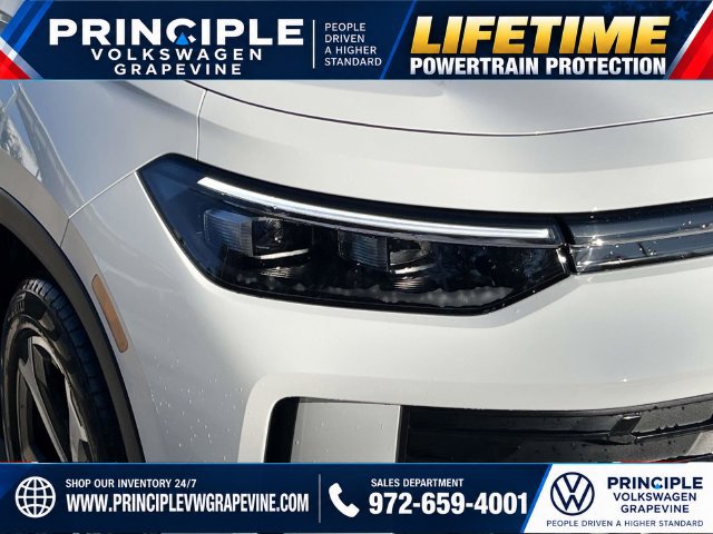 New 2027 Volkswagen Tiguan SE FWD image 8