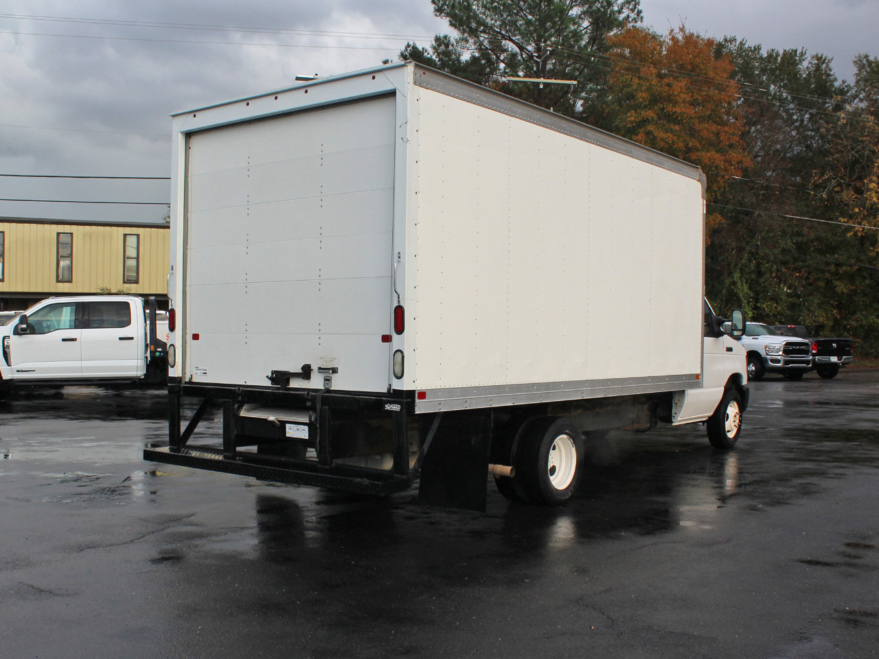 Used 2019 Ford E-450 and Econoline 450 Super Duty w/ Power Windows & Locks Group image 13