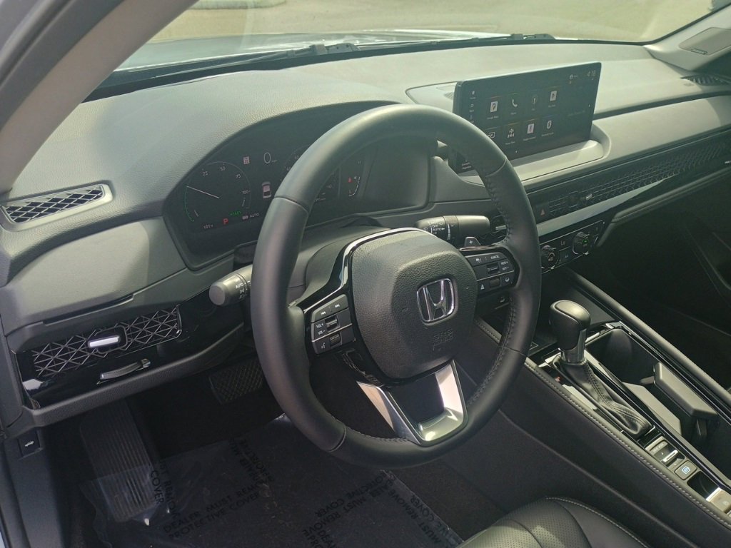 Used 2023 Honda Accord Touring image 12