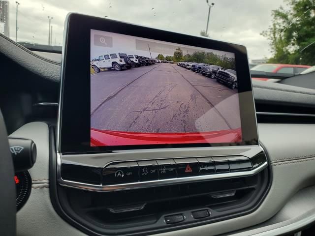 New 2025 Jeep Compass Limited image 20