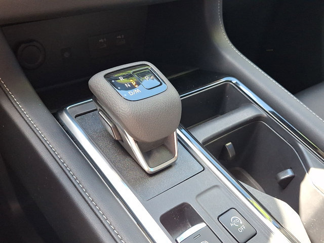 Used 2024 Nissan Pathfinder SL AWD/4WD image 13