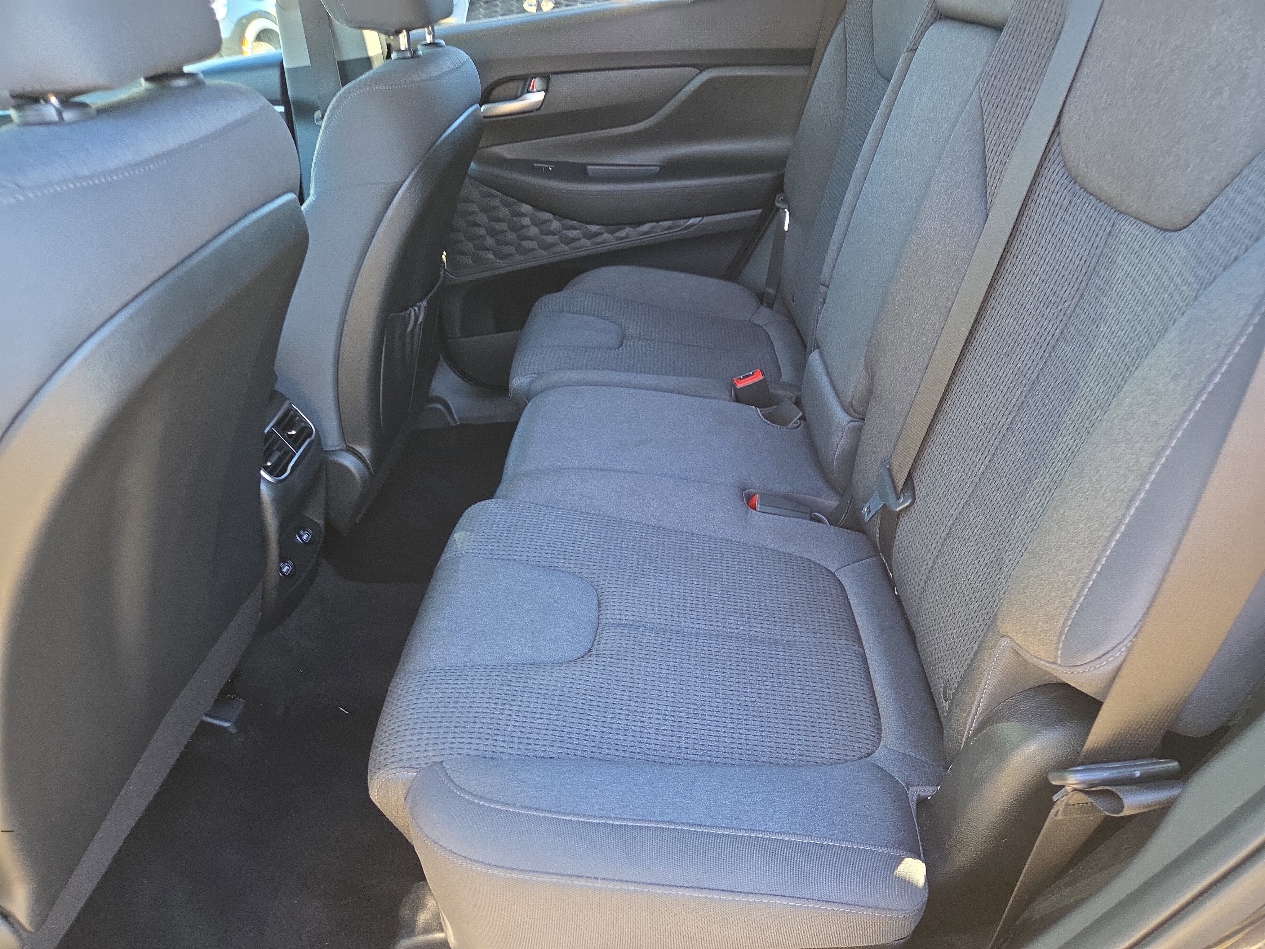 Used 2023 Hyundai Santa Fe SEL image 6