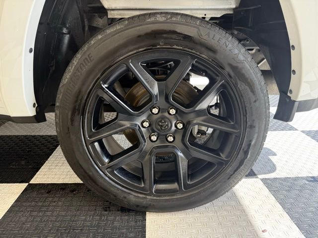 Used 2022 RAM 1500 Laramie AWD/4WD image 10