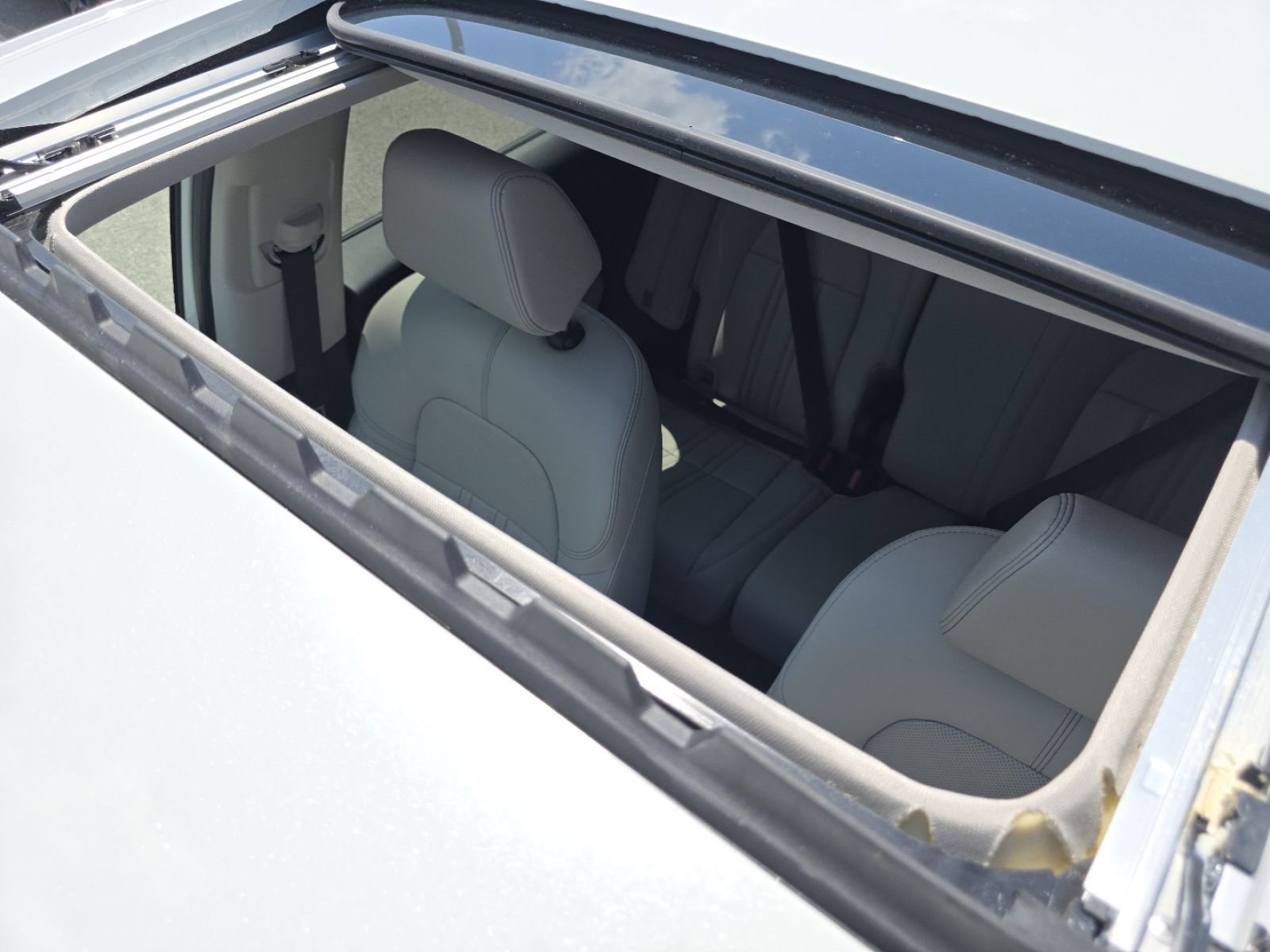 Certified 2024 Honda HR-V EX-L image 3